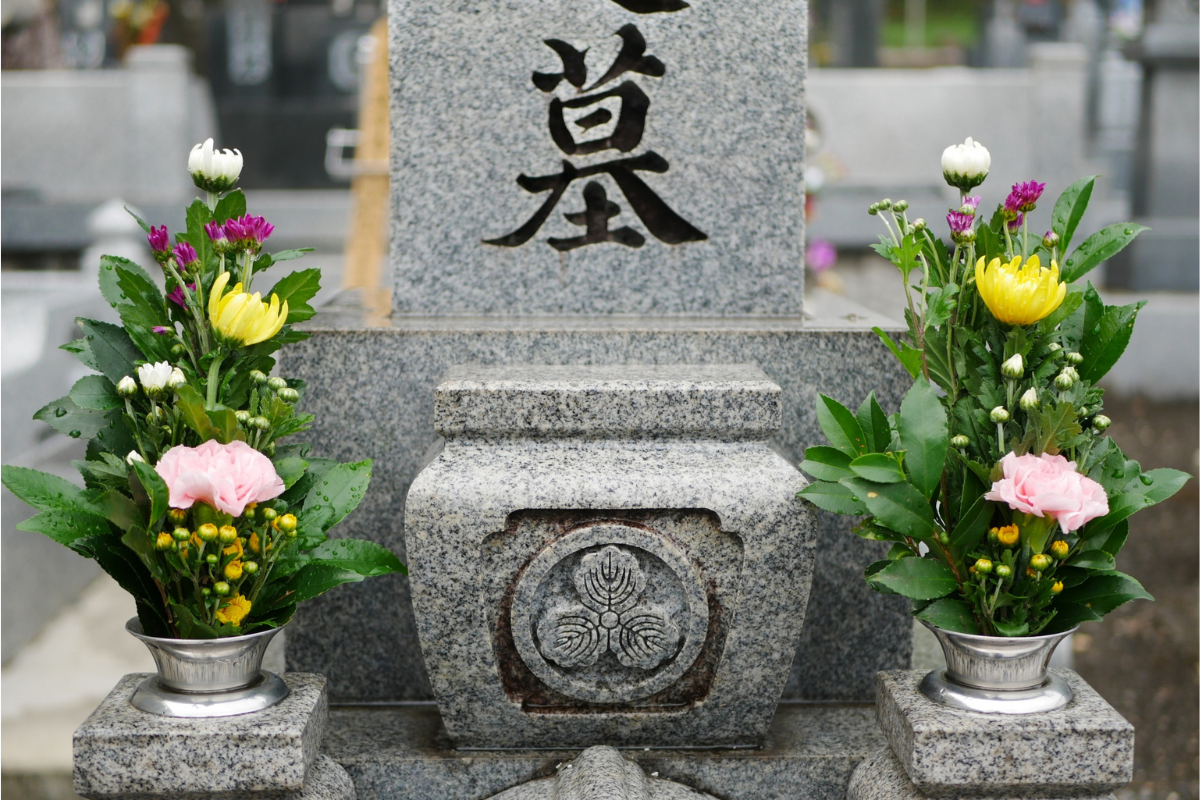 Kamon sur un tombe