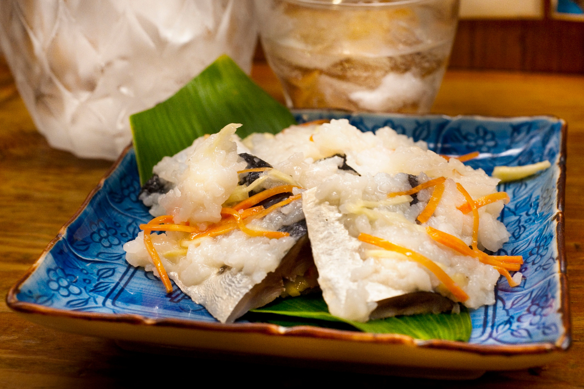 Narezushi, préparation japonaise traditionnelle de poisson fermenté avec du riz
